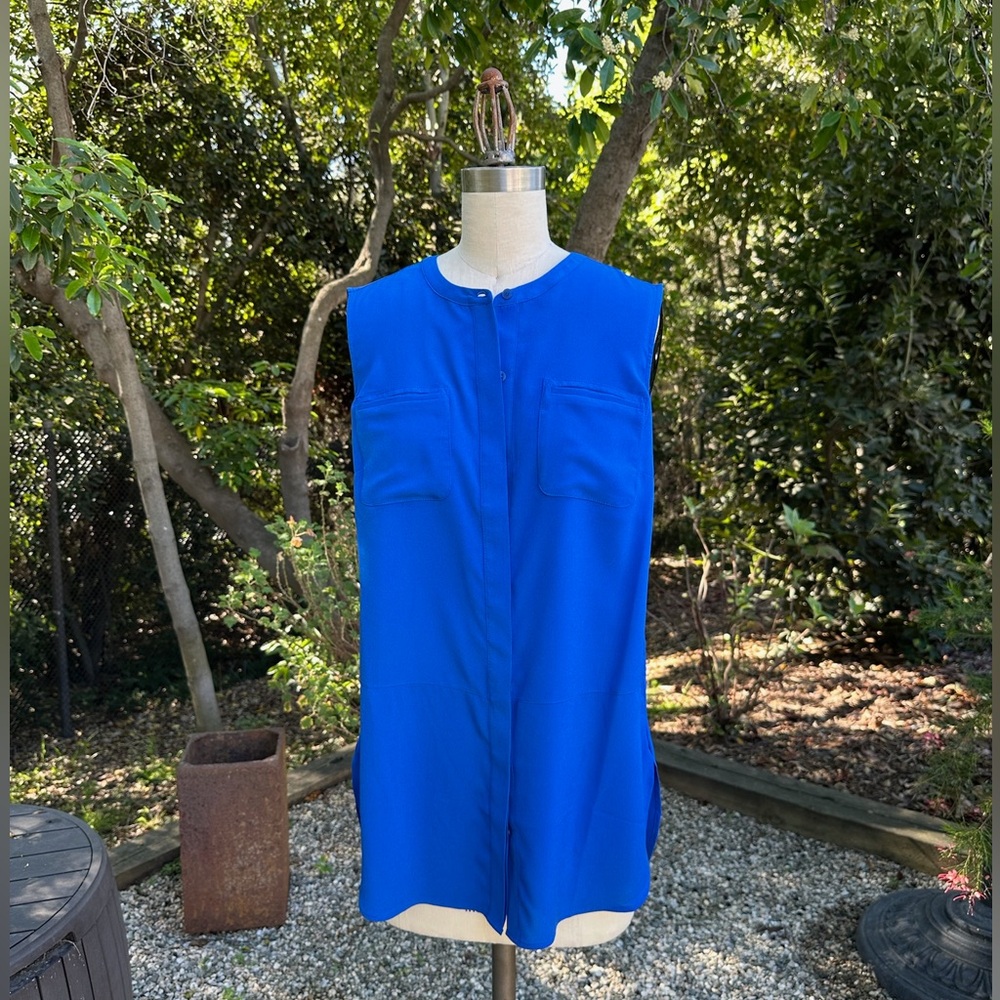 Talbots button-down band-collar sleeveless top - size M